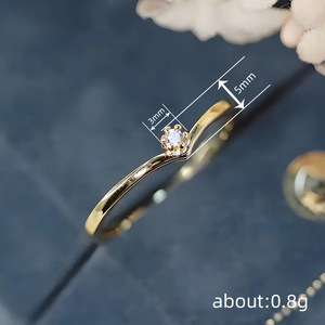 Anello Minimalista in Cristallo per Donne, Elegante Accessorio Moda per Uso Quotidiano e Feste - Product Image 4