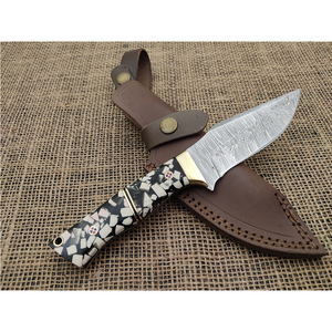 Couteau de chasse artisanal en acier Damas, disponible en différentes tailles, couteau Damas artisanal durable de qualité industrielle - Product Image 5