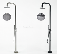 Colonne de douche autoportante d'extérieur à double fonction avec pommeau de douche moderne, idéale pour appartement et hôtel, avec cartouche céramique