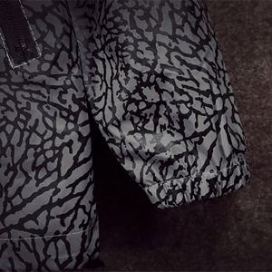 Chaqueta Bomber Reflectante con Logotipo Personalizado para Hombre, 100% Poliéster, con Capucha, Cuello Alto, Manga Larga, Resistente al Viento, de Tejido Softshell - Product Image 3