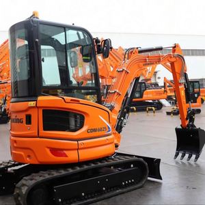 รถขุดขนาดเล็กแบบตีนตะขาบ Lonking รุ่น CDM6035 น้ำหนัก 2.65 ตัน พร้อมบุ้งกี๋ขนาด 0.8 ลูกบาศก์เมตร - Product Image 2