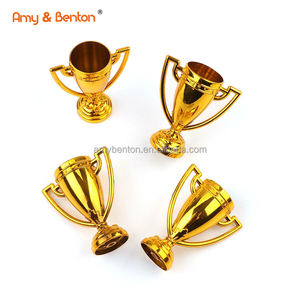 Vendita calda a buon mercato cosa <span class=keywords><strong>Mini</strong></span> trofei di plastica tazza per festa giocattoli di favore per i bambini - Product Image 2