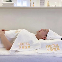 Ensemble de cinq serviettes de salon de beauté en microfibre avec logo : serviette de lit, jupe de bain, serviette de bain, foulard