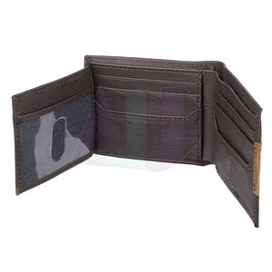 Portefeuille en cuir classique conçu avec un matériau souple et durable offrant une manipulation confortable pour les cartes, l'argent liquide et les pièces de monnaie - Product Image 2