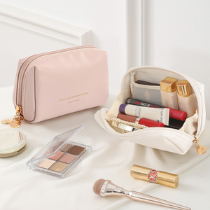 Petit sac de maquillage en vrac en stock prêt Mini <span class=keywords><strong>pochette</strong></span> à cosmétiques en cuir PU avec compartiments Organisateur portable étanche pour voyage à la maison - Product Image 1