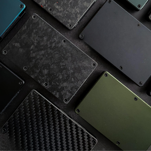 กระเป๋าสตางค์คาร์บอนไฟเบอร์แท้แบบมินิมอล ป้องกัน RFID สำหรับใส่บัตรเครดิต กระเป๋าสตางค์โลหะสำหรับผู้ชาย พร้อมคลิปหนีบเงิน - Product Image 1