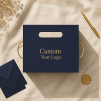 Boîte cadeau pliable magnétique bleu marine personnalisée avec poignée découpée et corde, emballage de luxe OEM pour paniers d'entreprise et fêtes