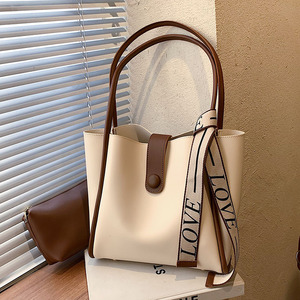 Bolso de mano Retro de gran capacidad de tendencia Proveedor de moda 2025 Nuevo bolso de hombro de moda Bolso de mano de Pu de alta calidad para mujer - Product Image 6