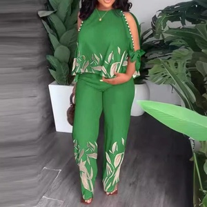 Nouvelle Collection : Ensemble 2 Pièces Chic Imprimé Floral – Hauts et Pantalons en Satin à Col Rond, Coupe Ample Décontractée avec Taille Ceinturée, Grandes Tailles - Product Image 3