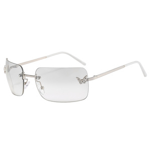 Gafas de Sol de Moda Y2K Estilo Spicy Girl, Montura Metálica sin Marco, Lentes Ópticas UV400, Montura de PC, Estilo Colorido, Unisex, Venta al Por Mayor - Product Image 4