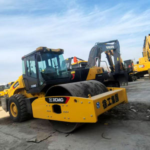 Ekonomik 12 Tonluk, Yüksek Frekanslı, Kir Kompaktörlü, Kiralık ve Müteahhitler İçin Uygun, Binilebilir Titreşimli Çift Tamburlu Toprak Sıkıştırma Ekipmanı - Product Image 3