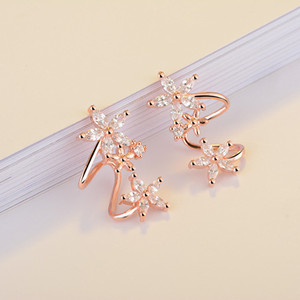 Orecchini a clip con fiore curvo in stile dolce e raffinato, orecchini a lobo versatili con zirconi, eleganti gioielli da donna. - Product Image 4