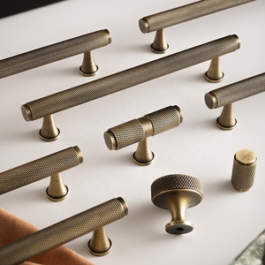 Tiradores de armario Santaya de latón macizo antiguo con patrón de cruz diamantada y bronce, tiradores en T de 320 mm de longitud - Product Image 2