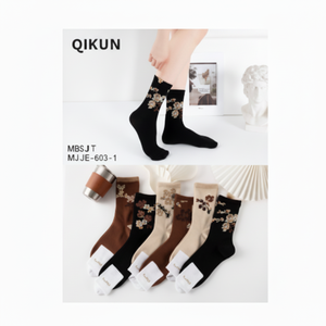 Calcetines deportivos de algodón 100% de alta calidad para mujer, largos, transpirables, absorbentes del sudor, diseño estampado por sublimación para ciclismo - Product Image 1