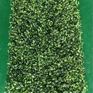 Feuille d'herbe artificielle personnalisée en plastique écologique 60cm clôture lierre haie treillis porte décoration <span class=keywords><strong>de</strong></span> couverture murale extérieure - Product Image 1
