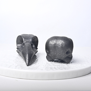Calaveras de Cuervo Talladas a Mano en Cristal Natural Shungite, Calaveras de Cuervo de Cristal para Regalo, Venta al Por Mayor - Product Image 2