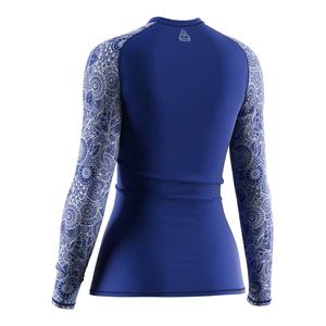 Ensemble de fitness pour femmes personnalisé, t-shirt de compression à séchage rapide avec grip antidérapant et short d'entraînement 2 en 1 - Product Image 4