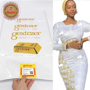 白色原装Bazin Riche Gextczer适合印度女性或男性日常服装皮肤友好100% 棉Bazin丰富蕾丝面料