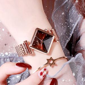 Reloj de mujer de alta gama con elegante esfera en forma de diamante, reloj de cuarzo sencillo y casual de moda. - Product Image 4