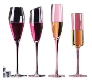 Personnalisation en gros <span class=keywords><strong>de</strong></span> verre à <span class=keywords><strong>champagne</strong></span> incassable <span class=keywords><strong>de</strong></span> style américain moderne haut <span class=keywords><strong>de</strong></span> gamme tulipe en cristal <span class=keywords><strong>forme</strong></span> unique transparente - Product Image 1