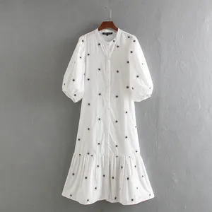 Vestidos de moda de algodón para mujer bordados de color blanco de media manga con cuello redondo, venta al por mayor