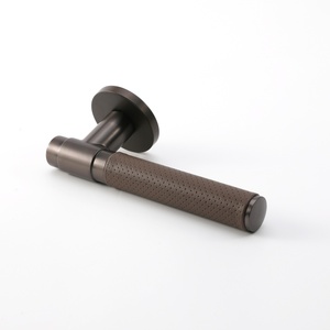 Manija de puerta de palanca de café Maxery con manija de puerta de cuero de zamak de zinc de cuero marrón herrajes para puertas interiores - Product Image 6