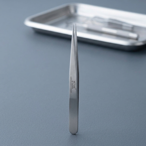 Pince à épiler Vetus en acier inoxydable argenté pour extensions de cils et sourcils (Modèle OO-SA) – Pointe en I en fibre, précision et finition lisse - Product Image 3
