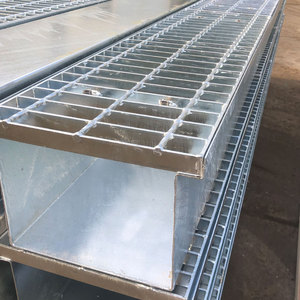 <span class=keywords><strong>Grille</strong></span> de <span class=keywords><strong>sol</strong></span> en acier au carbone galvanisé à chaud personnalisée, anti-corrosion, pour caniveau d'évacuation des eaux pluviales, avec garantie de 5 ans - Product Image 1