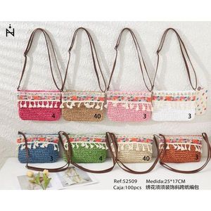 Borsa a Tracolla in Carta Intrecciata con Frange Ricamate 25x17cm, Porta Cellulare - Product Image 3