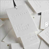 Étiquettes suspendues en papier texturé écologiques, découpées sur mesure, superposées, pour vêtements de boutique