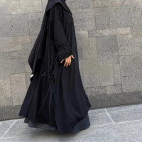 Maßgeschneidertes Premium-Krepp 2-teiliges Tunika-Abaya-Set mit Rock, Hemdkragen und Seitenschlitzen, Bescheidene Muslimische Damenmode, Islamischer Großhandel, Offene Abaya