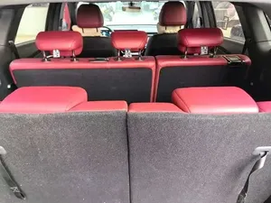 Oferta Especial: Jetour X70 PRO 2024 Usado, 1.5T DCT SUV, 7 Plazas, Edición Peanut, Excelente Estado, Volante a la Izquierda - Product Image 4