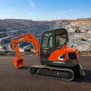 Mini-excavatrice sur chenilles DOOSAN DX60 d'occasion de 6 tonnes à vendre – Modèles DX60D, DX60E, DX60W – Faible nombre d'heures, en stock, prête à l'emploi, d'origine coréenne - Product Image 1