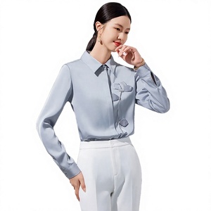 Camisa de Satén Azul Claro Personalizada para Mujer con Botones y Detalle Chinoiserie |   Camisa de Oficina de Manga Larga, Corte Regular, Cuello Clásico - Product Image 2