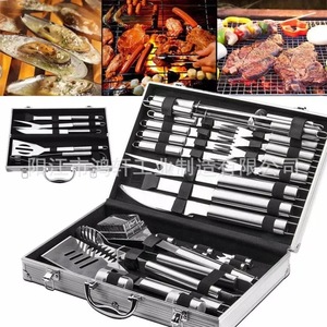 Ensemble d'outils de barbecue en acier inoxydable, 18 pièces, kit de grillades d'extérieur, outils de retournement durables, fabriqué à Yangjiang - Product Image 5