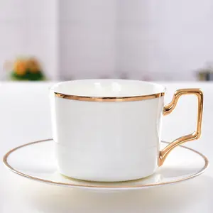Onderscheidend Bulk Goedkope Porselein Koffie Thee Cup Schotel Set Gele Kleur Metalen Bekers Met Handvatten