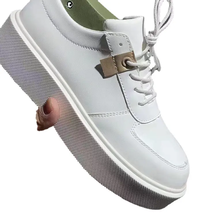 2022 새로운 대형 스폰지 케이크 두꺼운 밑창 인쇄 편안한 캐주얼 여성 신발 라운드 발가락 레이스 업 단일 신발 여성