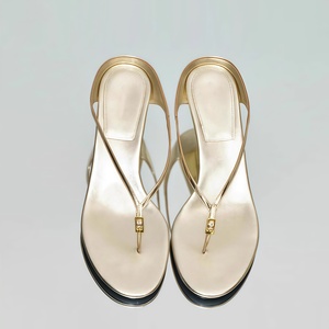 Sandalias de cuña de lujo de diseñador con punta redonda retro y tira fina, estilo chancla de suela gruesa, novedad de verano, 25 años, para mujer - Product Image 1