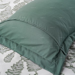 Bajo MOQ OEM 100% poliéster Natural lujo verde Jacquard recortado hoja patrón edredón conjunto con diseño de borde - Product Image 5