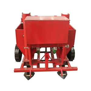 Semoir <span class=keywords><strong>de</strong></span> planteuse <span class=keywords><strong>de</strong></span> pommes <span class=keywords><strong>de</strong></span> <span class=keywords><strong>terre</strong></span> monté sur tracteur <span class=keywords><strong>à</strong></span> bas prix, semoir <span class=keywords><strong>de</strong></span> pommes <span class=keywords><strong>de</strong></span> <span class=keywords><strong>terre</strong></span> agricole en <span class=keywords><strong>vente</strong></span> - Product Image 2