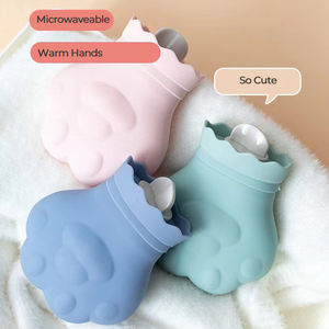 Nouvelle bouteille d'eau chaude en silicone double usage pour la maison, design mini patte de chat de dessin animé, ours, à remplir d'eau chaude - Product Image 2