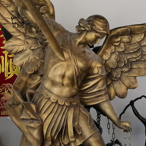 Statua in Bronzo dell'Arcangelo Michele a Grandezza Naturale, Stile Occidentale, Famosa Scultura Religiosa in Ottone con Angelo Gabriele e Diavolo - Product Image 5