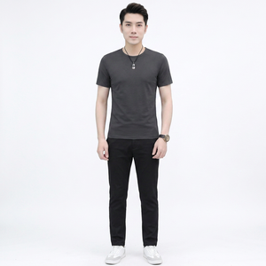 เสื้อยืดแขนสั้นผ้าไหมน้ำแข็งทรงหลวมสำหรับผู้ชาย ดีไซน์แฟชั่นทันสมัย สไตล์ลำลอง รับออกแบบโลโก้ตามสั่ง - Product Image 1