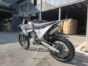 Moto tout-terrain chinoise KEWS K23 NC250, 250cc, <span class=keywords><strong>4</strong></span> <span class=keywords><strong>temps</strong></span>, refroidissement par eau, démarrage électrique/à manivelle, moto <span class=keywords><strong>cross</strong></span>, dirt bike <span class=keywords><strong>250</strong></span>. - Product Image 3