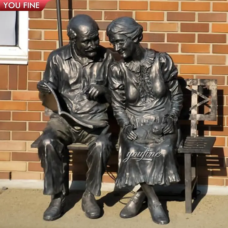 Estatua de Metal de jardín sentado en banco, escultura de bronce para hombre y mujer