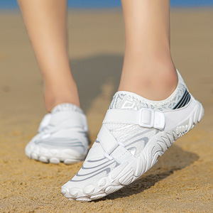 Chaussures d'eau avec empeigne en mesh, semelle extérieure en caoutchouc, respirantes, unisexes, toutes saisons, pour la plage, bout fermé, semelle intermédiaire en EVA - Product Image 3
