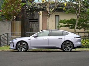 NIO ET5 Limousine Elektroauto EV mit >700km Reichweite 300kW Leistung 90-110kWh Batterie - Product Image 6