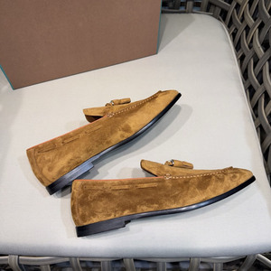 Mocassins en <span class=keywords><strong>daim</strong></span> pour <span class=keywords><strong>homme</strong></span>, bout rond, à glands, nouvelle mode d'hiver, <span class=keywords><strong>chaussures</strong></span> décontractées à enfiler, couleur unie, semelle intermédiaire et extérieure en TPU - Product Image 1