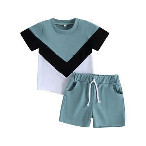 Conjunto de Camiseta y Pantalones para Niños Tiny Explorer, Diseñado para la Comodidad Durante el Juego, con un Ajuste Elegante y Cómodo, Diseñado para Niños Activos - Product Image 1