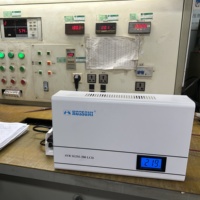NUEVO HOSSONI AVR SLIM-2000 Regulador de voltaje de CA tipo relé DIGITAL (estabilizador, AVR) Amplio rango 145V-275V, tipo de montaje en pared